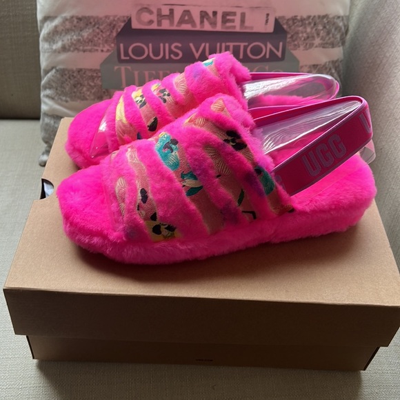 Ugg Fluff Yeah - NEW with tags Size 9 - Picture 3 of 7